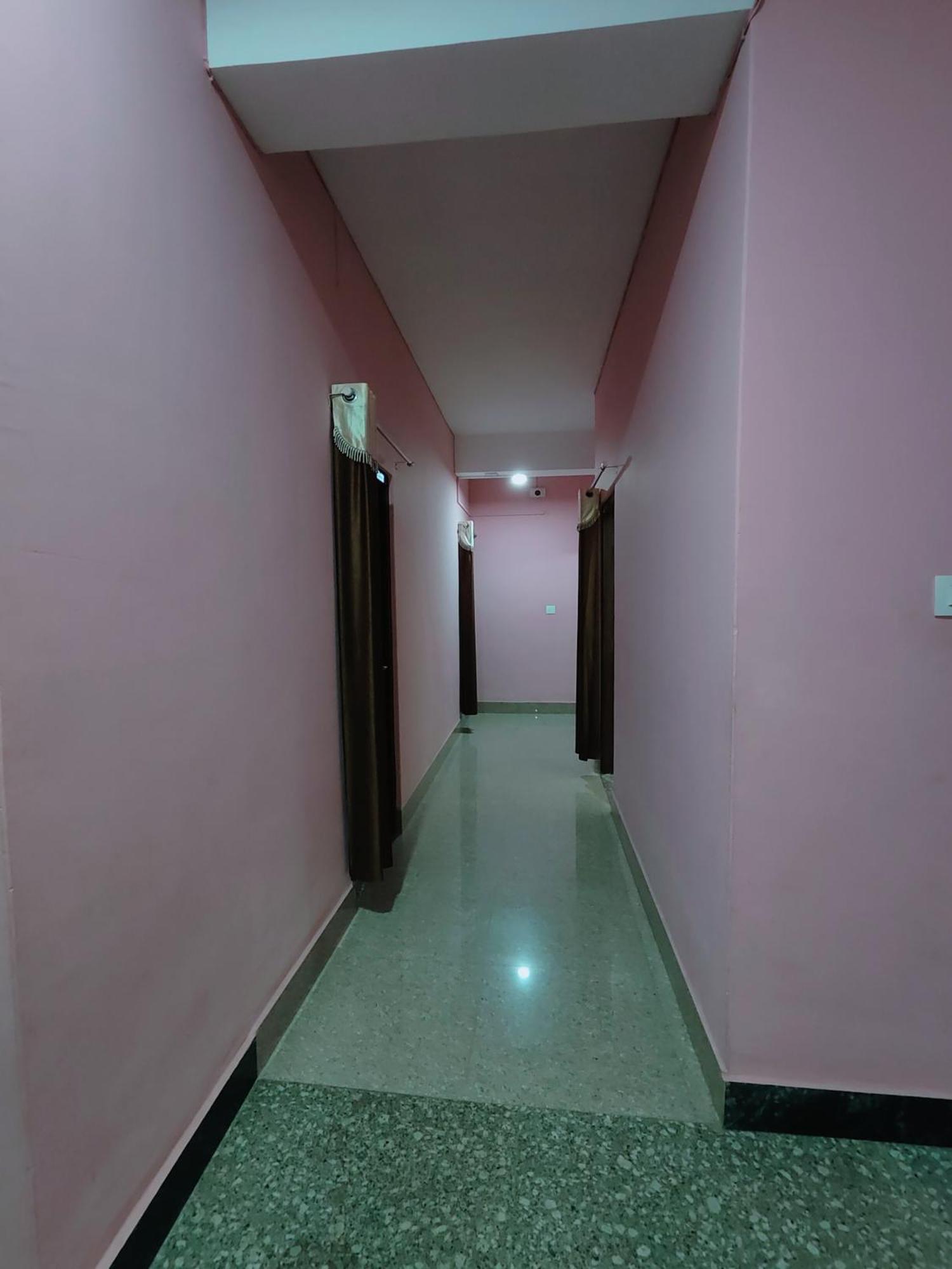 Gulab Lodge Siliguri Extérieur photo